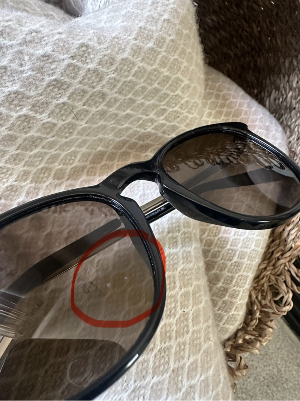 Gucci Black Oversized unisex Sunglasses with Dark Lenses - Picture 9 of 9